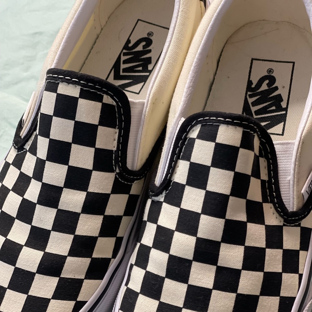 Women checkered Vans. Size 6. Worn maybe once if at all. Women size 7.5.